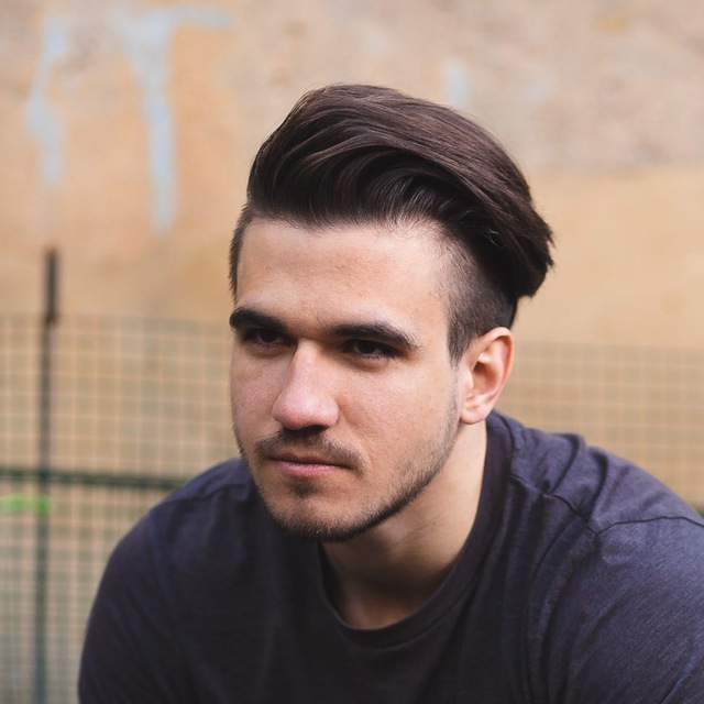 Max Manzhos